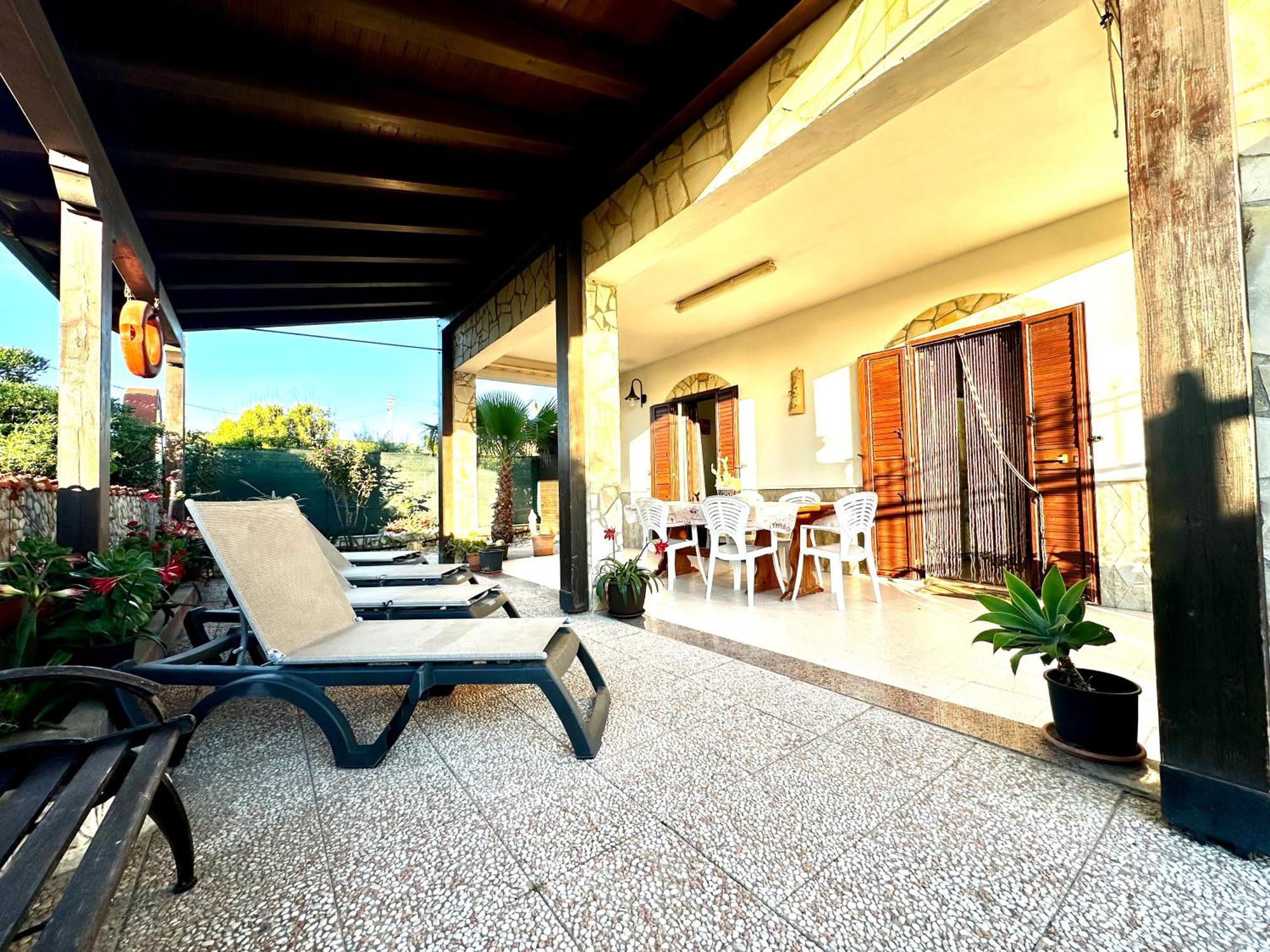Casa Del Sole Apartment กัมโปเฟลิเช ดิ โรชเชลลา ภายนอก รูปภาพ