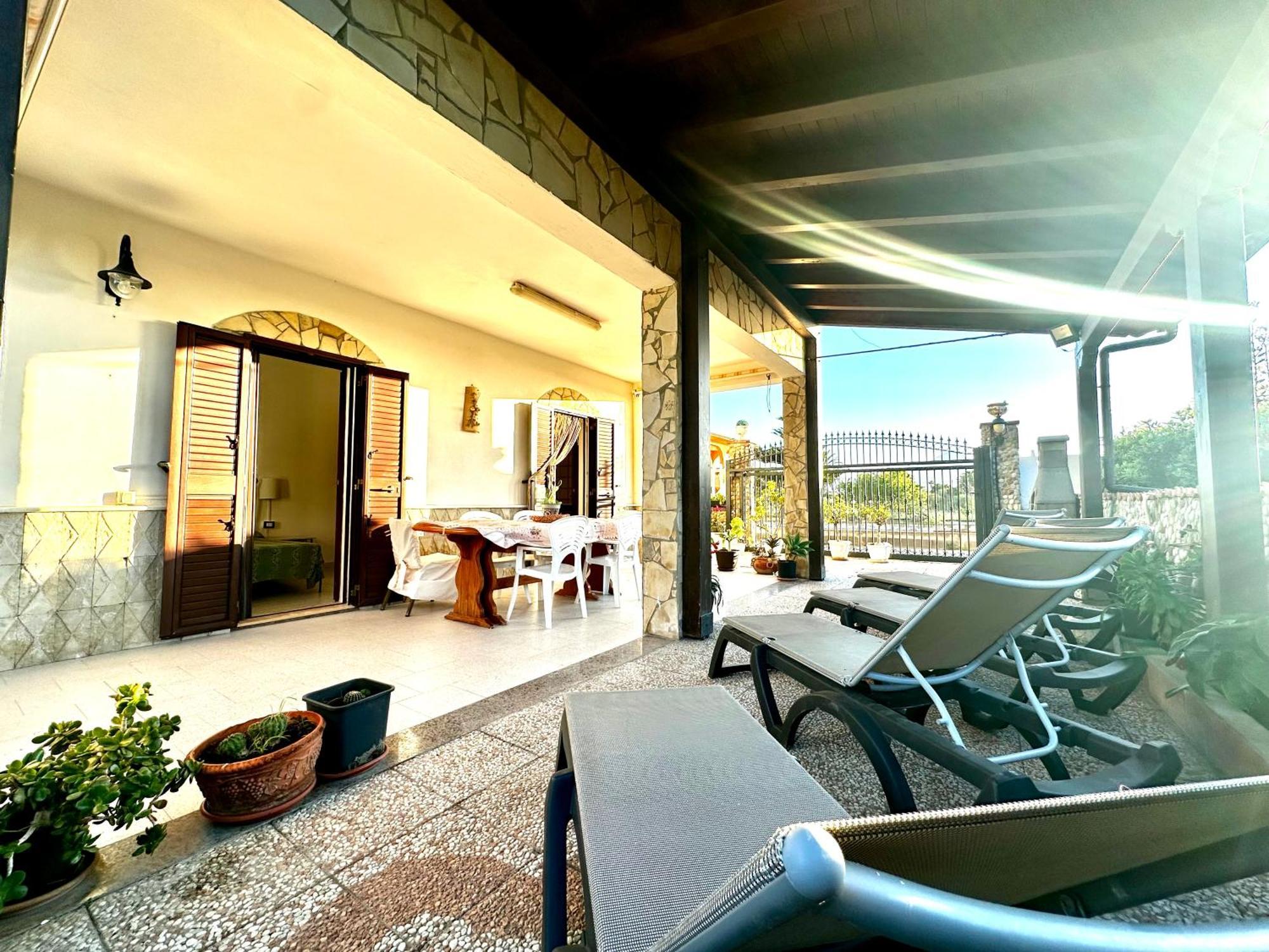 Casa Del Sole Apartment กัมโปเฟลิเช ดิ โรชเชลลา ภายนอก รูปภาพ
