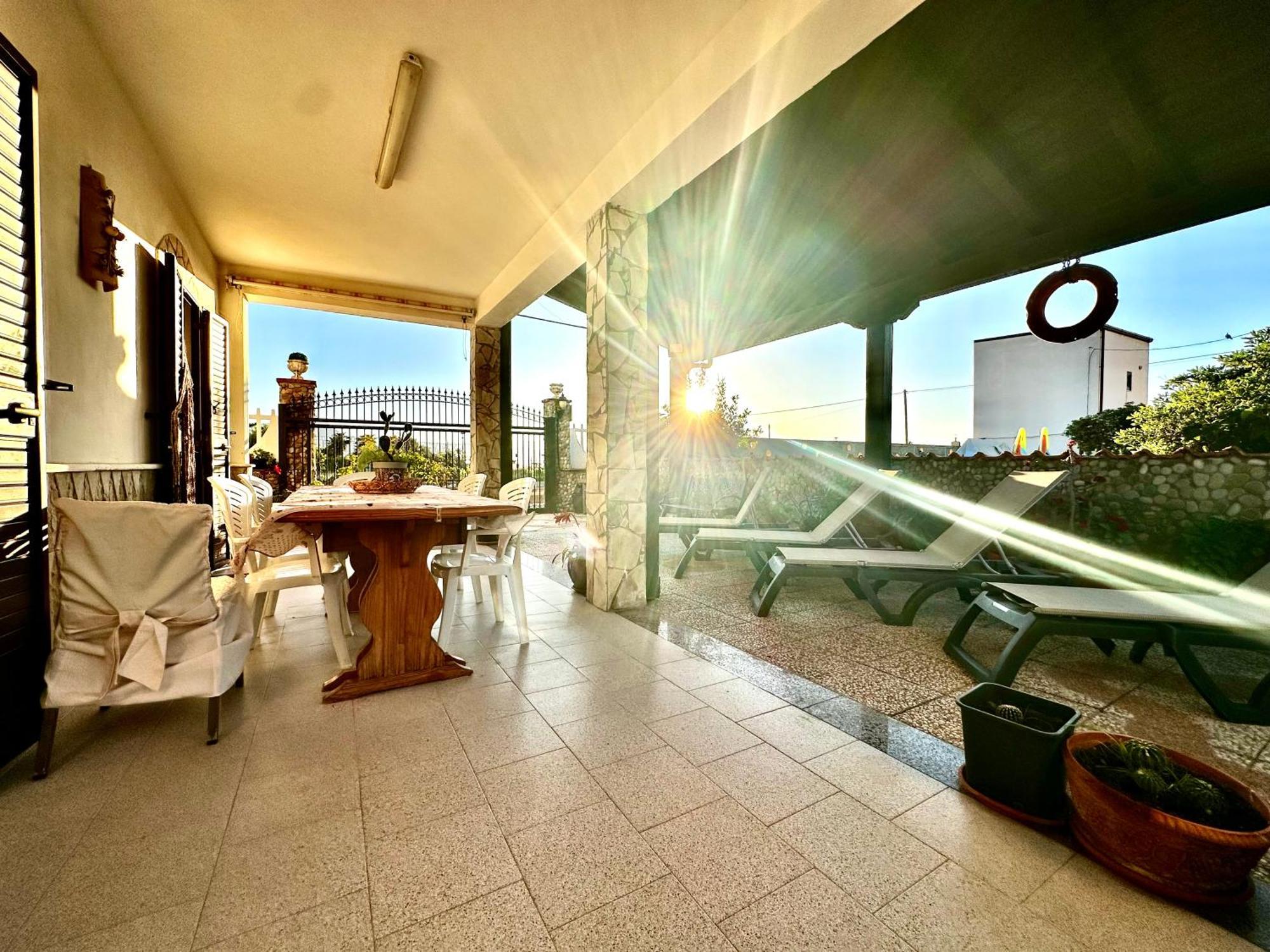 Casa Del Sole Apartment กัมโปเฟลิเช ดิ โรชเชลลา ภายนอก รูปภาพ