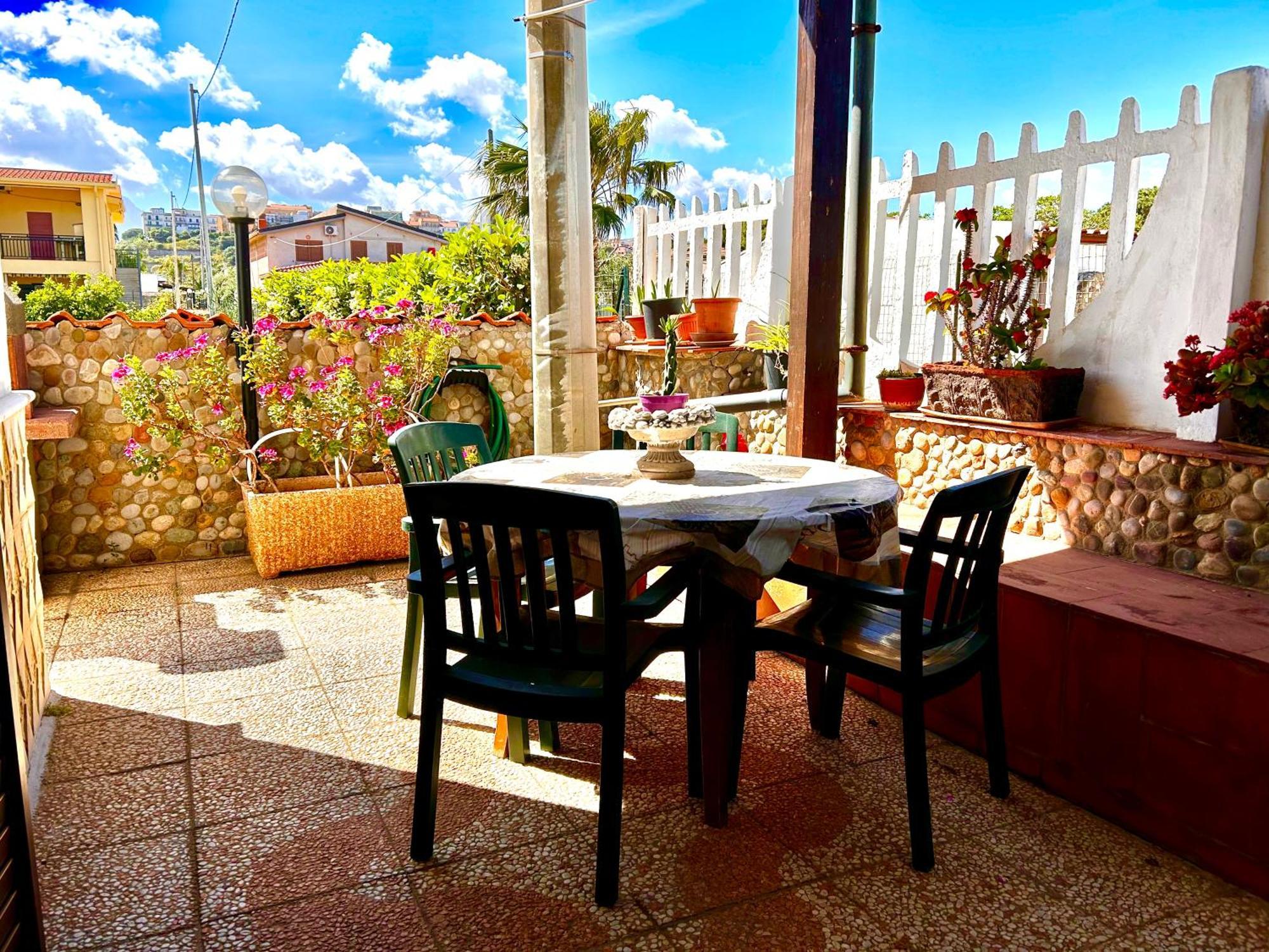 Casa Del Sole Apartment กัมโปเฟลิเช ดิ โรชเชลลา ภายนอก รูปภาพ